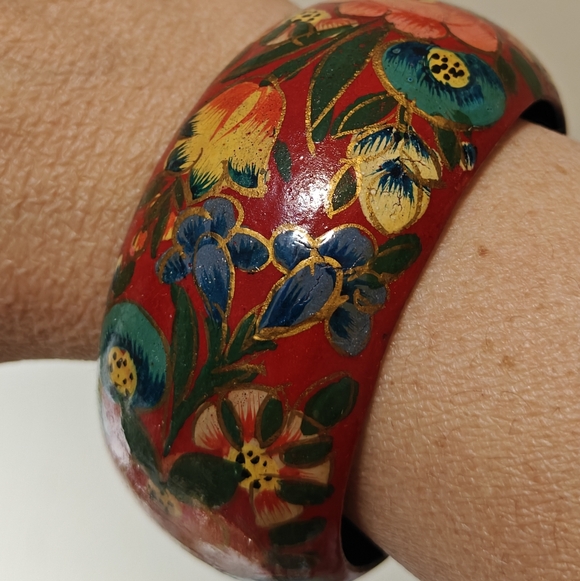 Hand-Painted Red Floral Chunky Bangle Bracelet - Picture 2 of 12